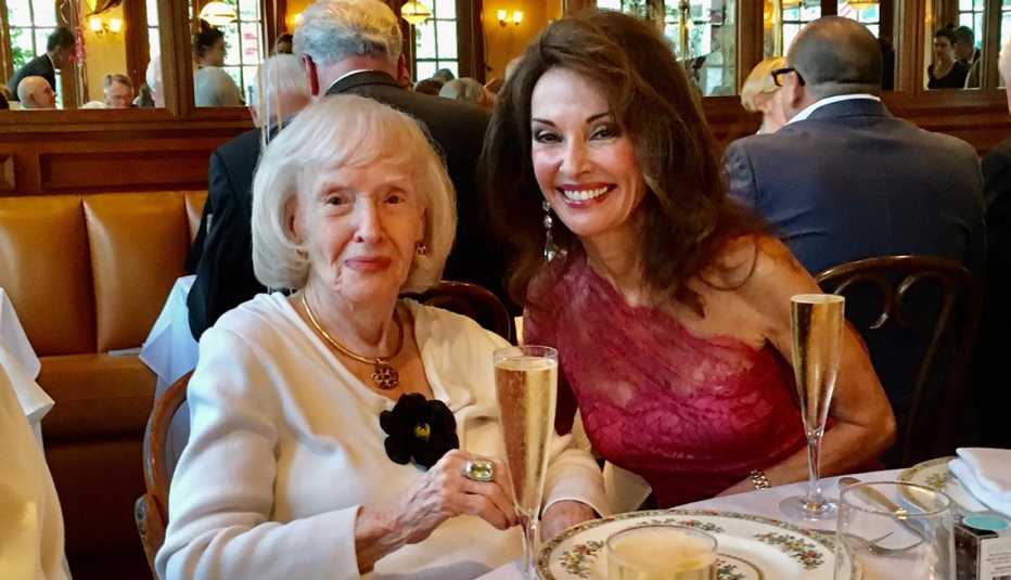Susan Lucci junto a su mamá Jeanette