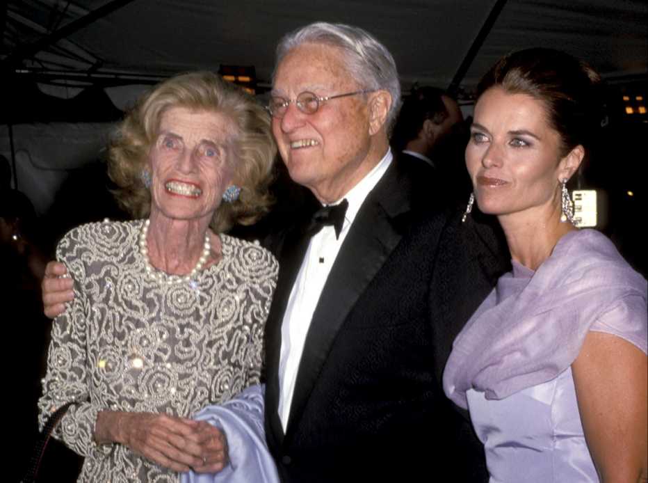 Maria Shriver con sus padres Eunice Kennedy Shriver y Sargent Shriver.