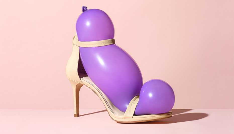 Globo dentro de un zapato de tacón