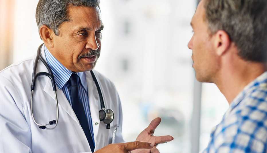 Consulta entre médico y paciente