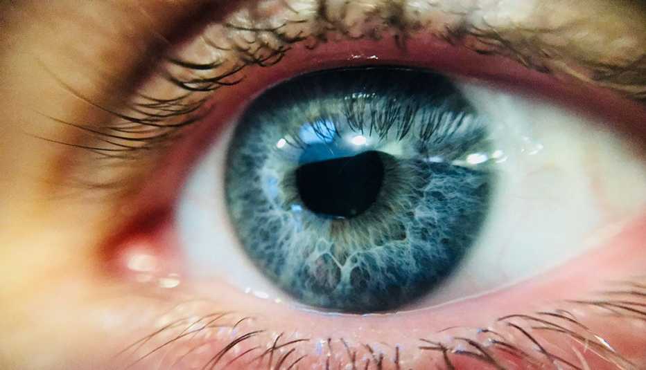 Foto cercana de un ojo