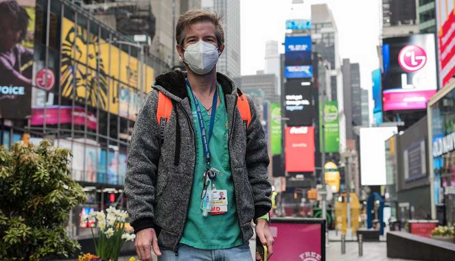 Dr. Jaime Salas Rushford en Times Square
