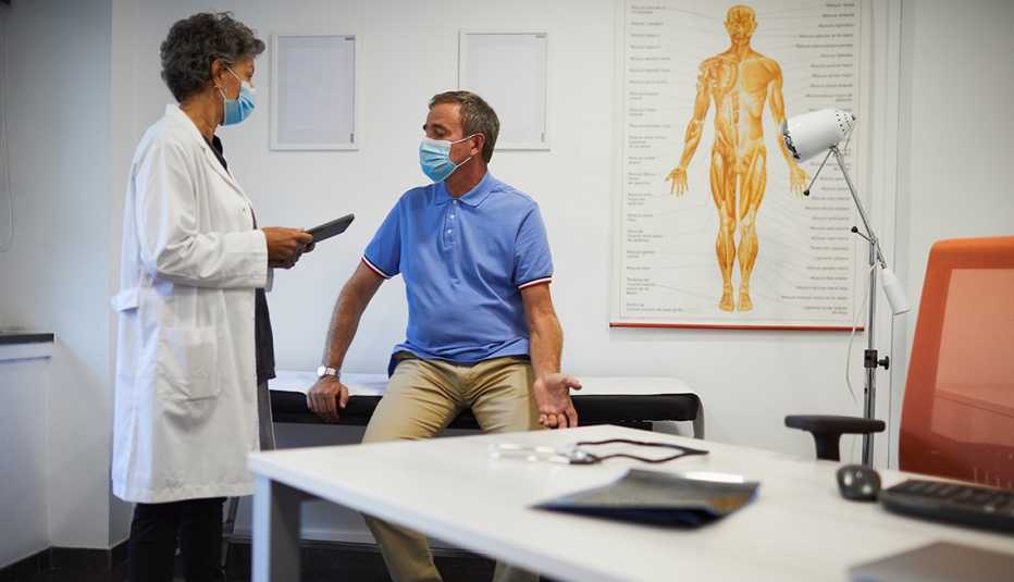 Paciente hablando con su médico