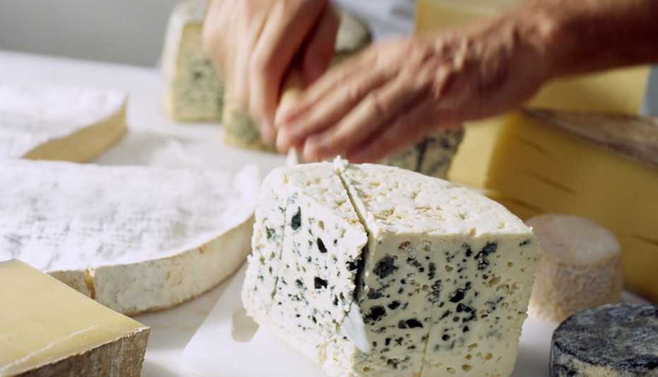 Cortando un queso