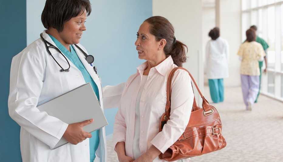 Cómo encontrar a un médico que hable español