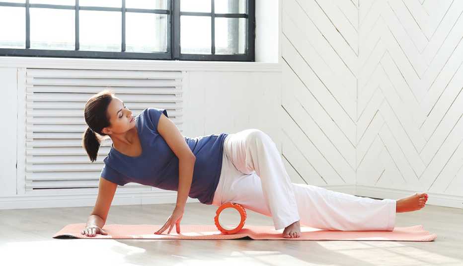Mujer haciendo ejercicio Mujer haciendo ejercicio