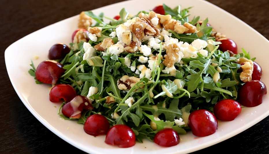 Ensalada de rúcula con nueces 