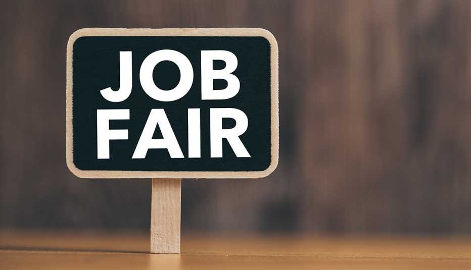 Señal que dice en inglés Feria de trabajo Señal que dice en inglés Feria de trabajo
