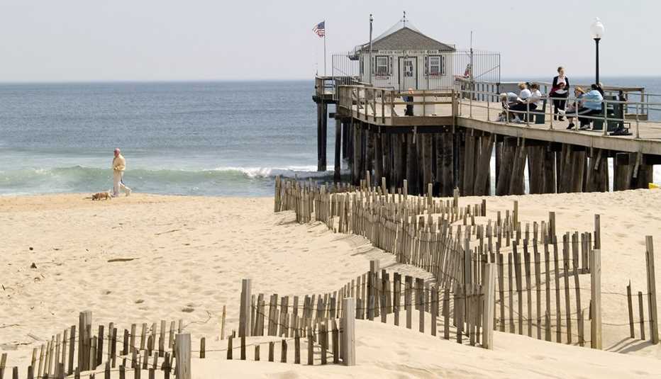 La arena y el agua de Ocean Grove Beach en Nueva Jersey EE.UU.