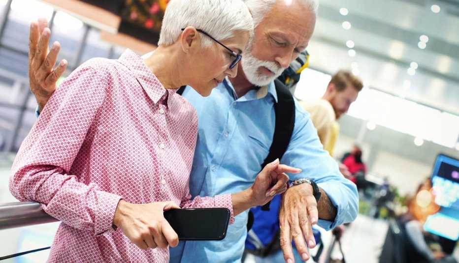 Pareja en el aeropuerto
