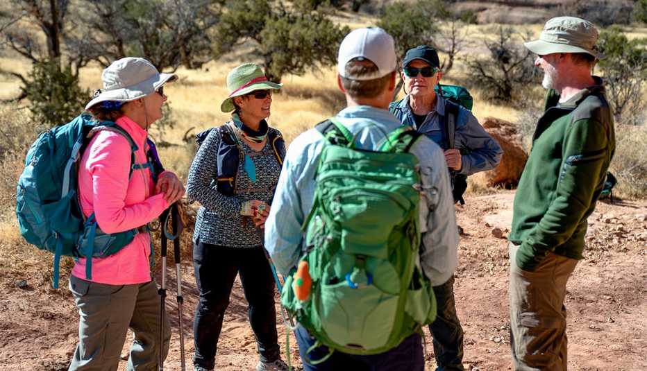 Grupo de excursionistas de 60 años. Grupo de excursionistas de 60 años.