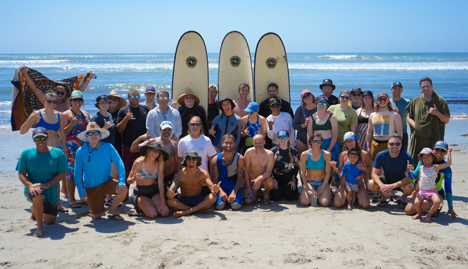 Foto grupal de surfistas en el Endless Summer Surf Camp Foto grupal de surfistas en el Endless Summer Surf Camp