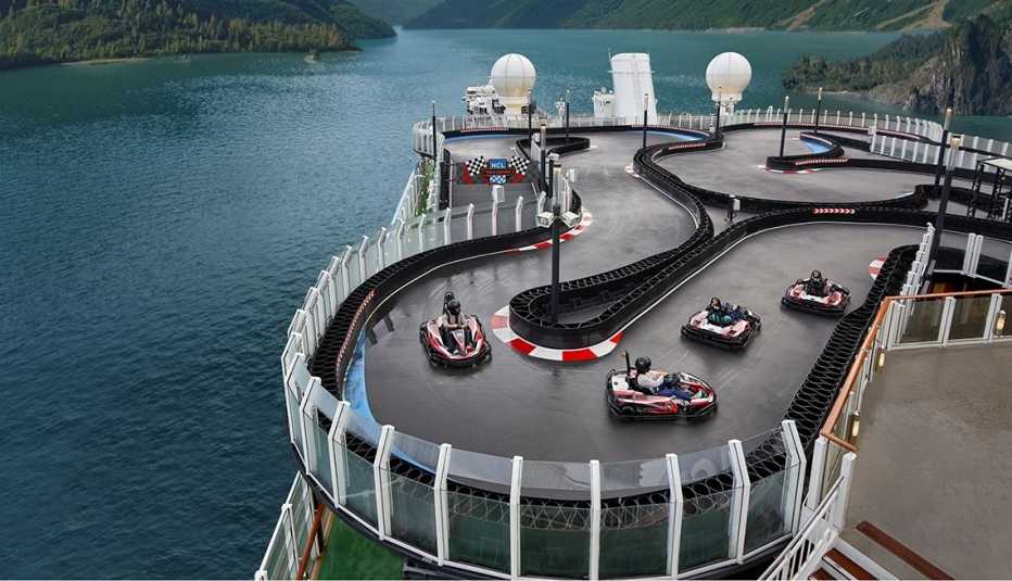Go karts en el Norwegian Bliss.