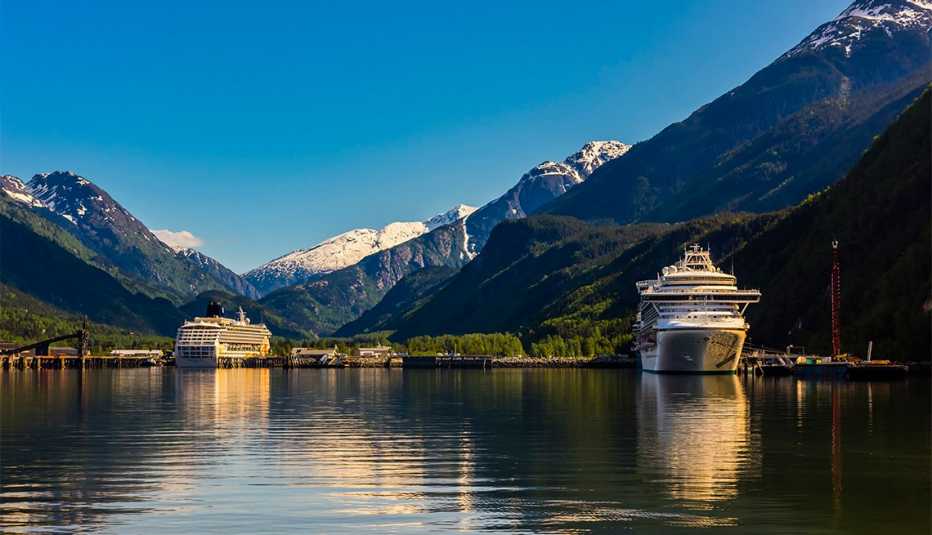 Cruceros atracados en Skagway, Alaska