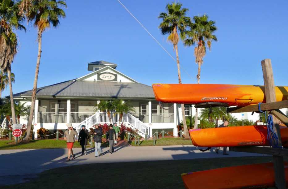 Personas en Everglades City, Florida Personas en Everglades City, Florida