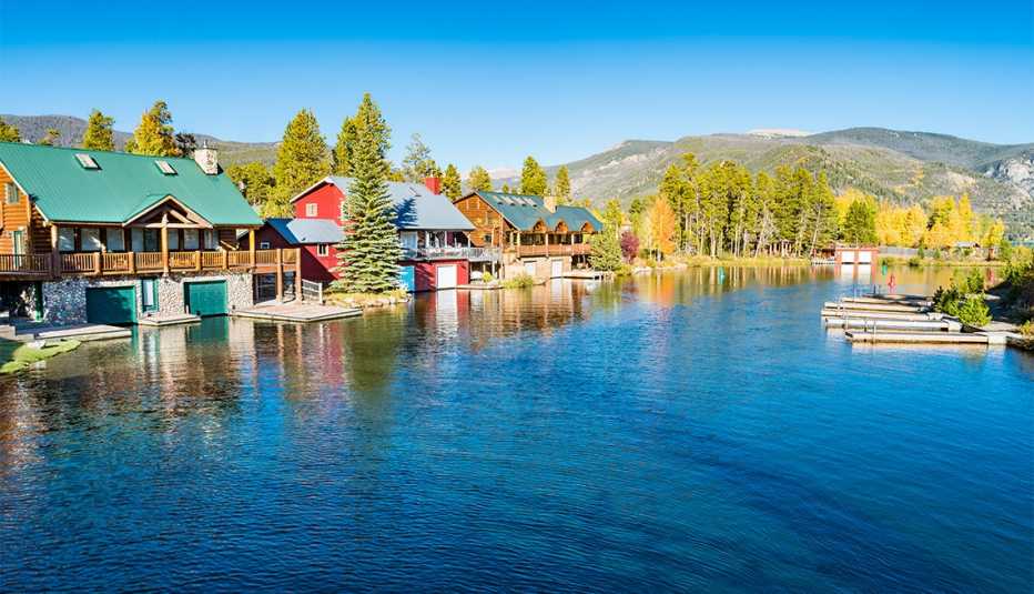 Cabañas en el Grand Lake del Parque Nacional Rocky Mountain