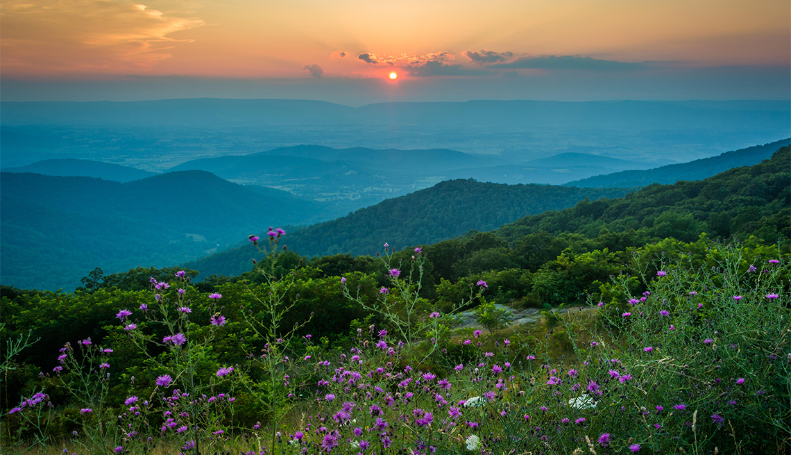 Puesta de sol sobre las montañas Blue Ridge