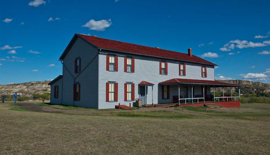 Casa llamada Chateau DeMores State Historic Site