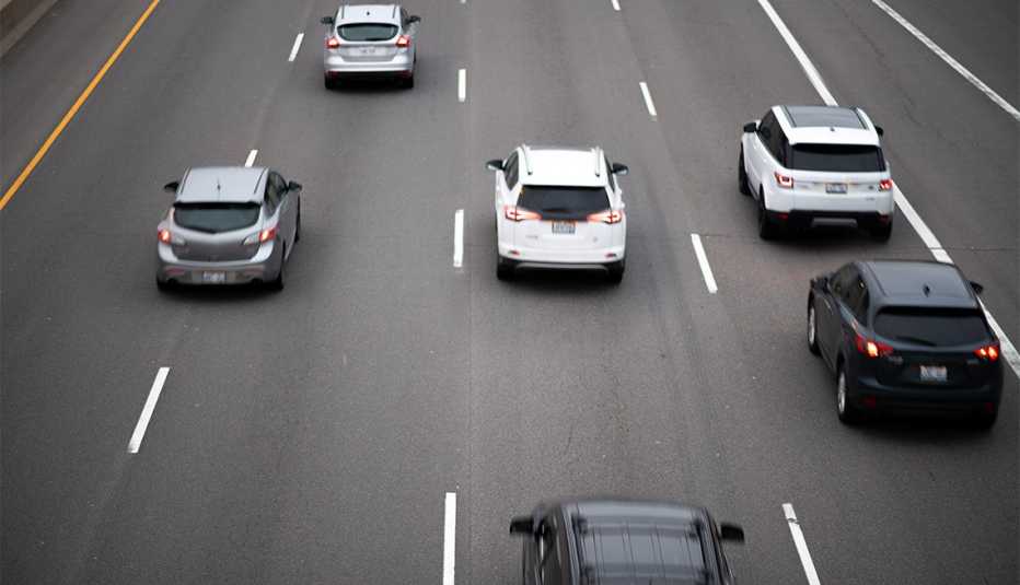 Autos en una autopista