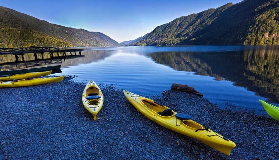 Kayaks en Lake Crescent