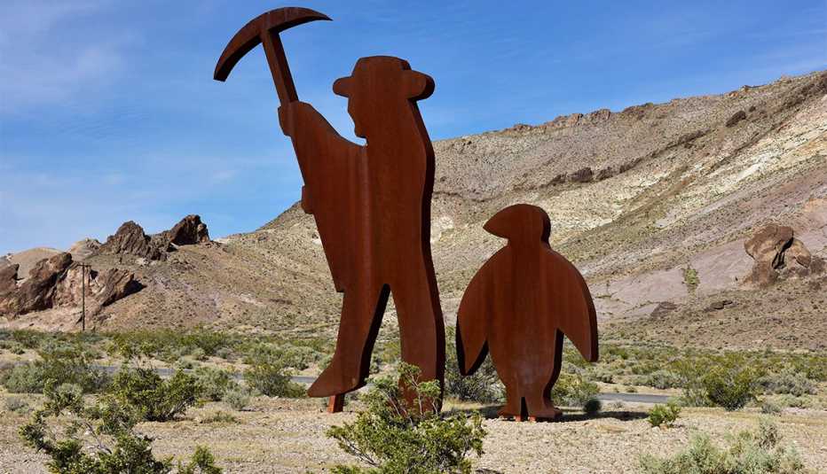 Homenaje a la escultura de Shorty Harris en el Museo al aire libre de Goldwell