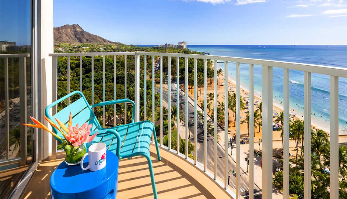 Habitación de hotel con vista al mar