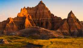 Paisajes al atardecer en el Parque Nacional Badlands.