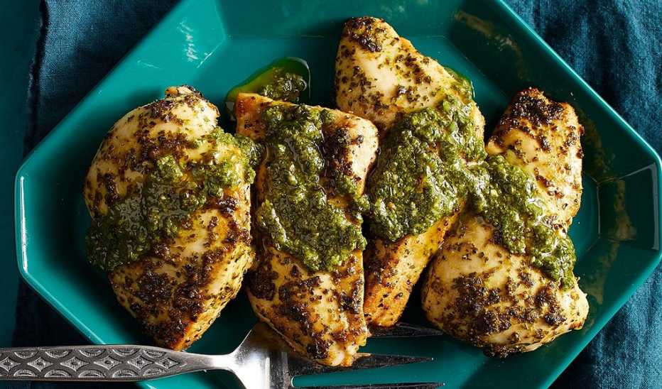 Chimichurri chicken recipe A close-up view of chimichurri chickens on a plate