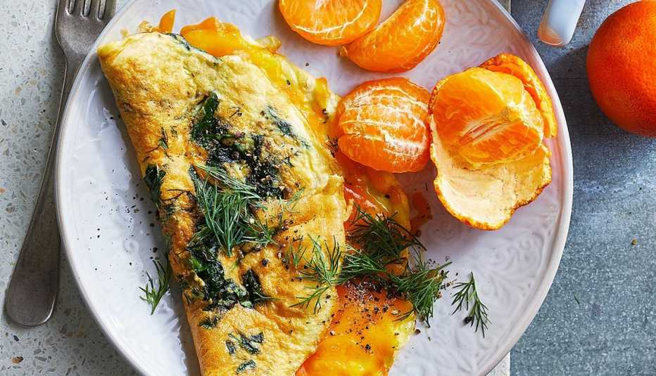 10-minute spinach omelet A 10-minute spinach omelet on a plate